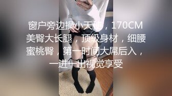 漂亮美女爱运动 在家光屁屁各种锻炼 身材不错 香汗淋漓 看着大吊男友鸡鸡硬邦邦 只能口爆吃精了 顺便补充蛋白质