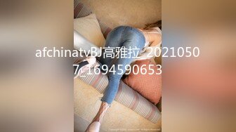 小女友 被无套猛怼 这表情不知是痛苦还是性福 小贫乳 无毛鲍鱼 小奶子哗哗