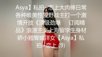 KTV内的淫乱现场，一起玩弄坐台小姐她唱歌小哥吃奶子，扒光了让小姐口交深喉，后入激情爆草浪荡呻吟