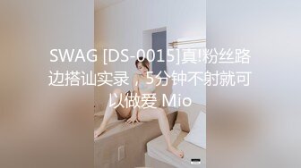 【精品❤️香艳公厕】极品貌美少女在躲在厕所自慰边看A片边揉阴蒂非常陶醉高潮看着湿透的双指意犹未尽妙呀