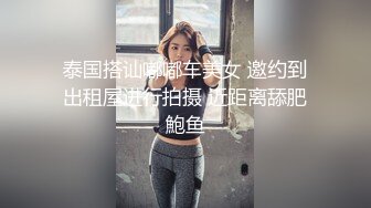 颜值不错的极品妞，两个姐妹花全程露脸发骚，听狼友指挥互动淫声荡语揉奶玩逼，道具抽插骚穴，呻吟可射好骚