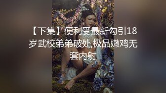 女神级高挑丰腴御姐穿着贴身白衣胸前鼓鼓的口干舌燥欲望沸腾，这笔直大长腿扛着啪啪操穴销魂美味