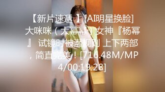 【新片速遞 】 哺乳期小少妇很有气质，露脸发骚听狼友指挥，挤奶水给狼友看自己舔奶顺着嘴流好骚啊，骚穴特写道具抽插喷水