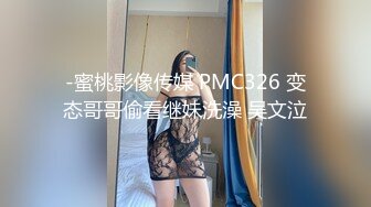 三个野性极品身材人妖玩起3P屁眼大战你操我菊花我干你屁眼人肉三明治玩的就是刺激